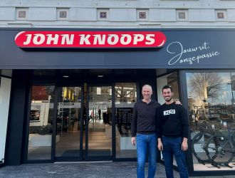 John Knoops en Amir